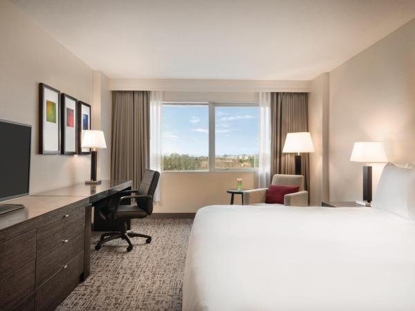 Radisson Hotel Vancouver Airport : photo 1 de la chambre chambre lit king-size standard - accessible aux personnes à mobilité réduite - non-fumeurs