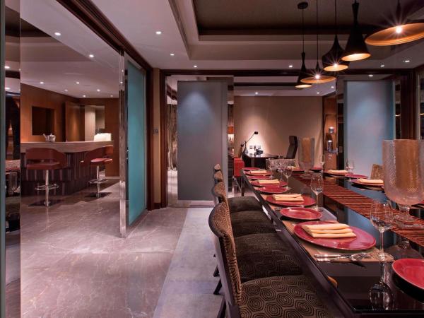 Sheraton Grand Bangalore Hotel at Brigade Gateway : photo 4 de la chambre presidential suite, club lounge access, 1 bedroom, 1 king