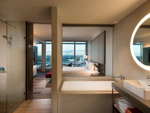 Aloft Perth : photo 3 de la chambre suite 1 chambre avec 1 lit king-size - vue sur rivière swan - savvy
