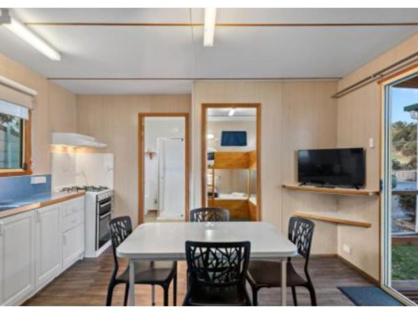 Discovery Parks - Hobart : photo 2 de la chambre standard 2 bedroom cabin