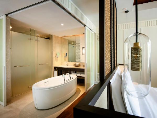 InterContinental Hua Hin Resort, an IHG Hotel : photo 2 de la chambre premium king room with terrace and garden