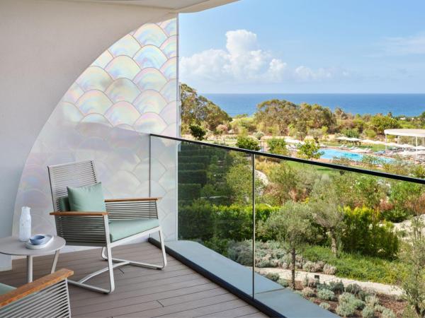 W Residences Algarve : photo 5 de la chambre magnifique résidence 2 chambres avec balcon - vue sur complexe hôtelier