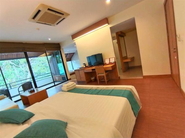 Chang Buri Resort & Spa : photo 4 de la chambre suite deluxe côté mer avec jacuzzi 