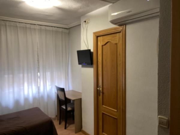 Hostal Conde David : photo 2 de la chambre chambre lits jumeaux Économique