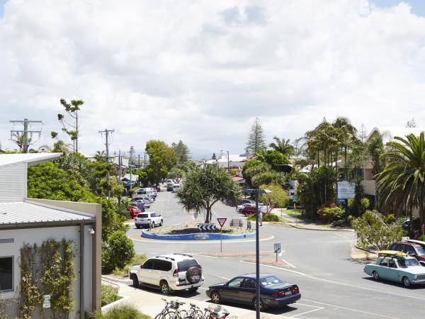 Bay Beach Motel : photo 6 de la chambre hébergement lit queen-size supérieur avec balcon - 1er Étage