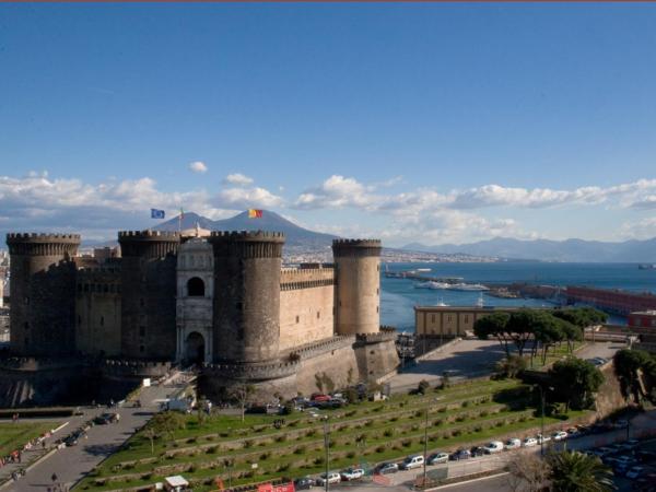 Residence gli Angioini srl : photo 6 de la chambre studio lit king-size deluxe