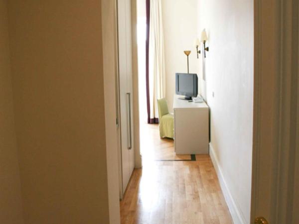Residence gli Angioini srl : photo 5 de la chambre studio lit king-size deluxe