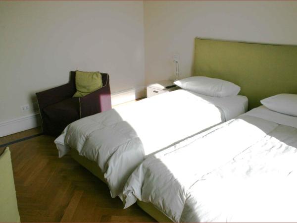 Residence gli Angioini srl : photo 4 de la chambre studio lit king-size deluxe