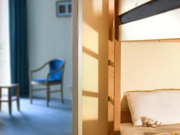 Résidence Valdys Thalasso & Spa - les Pins : photo 6 de la chambre studio (4 adultes) avec balcon