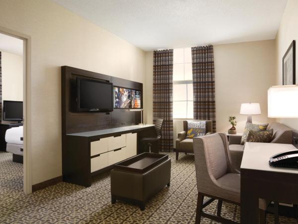 DoubleTree by Hilton Hotel Boston - Downtown : photo 5 de la chambre suite lit king-size