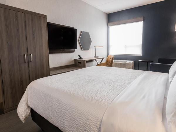 Holiday Inn Express Toronto-North York, an IHG Hotel : photo 1 de la chambre chambre d'angle lit queen-size standard 