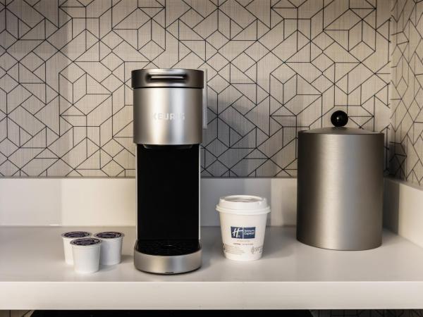 Holiday Inn Express Toronto-North York, an IHG Hotel : photo 6 de la chambre chambre standard