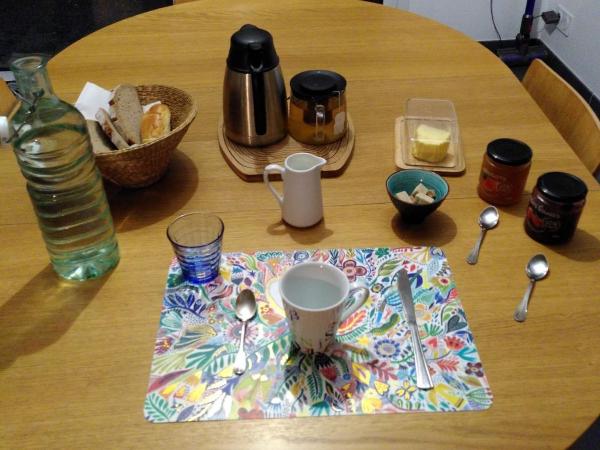 Chez Olivier et Damien : photo 9 de la chambre chambre double standard avec salle de bains commune