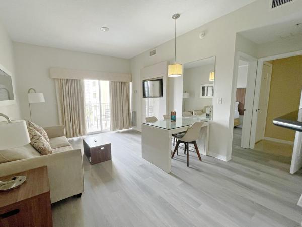 The Point Hotel & Suites Universal : photo 2 de la chambre suite 1 chambre de luxe avec baignoire spa