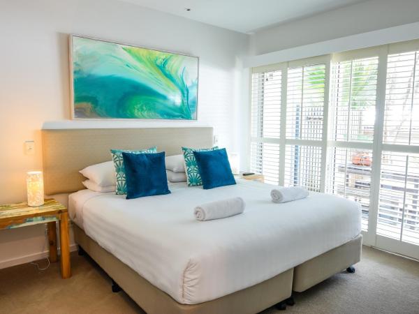 East On Byron : photo 8 de la chambre villa 2 chambres avec accès à une piscine