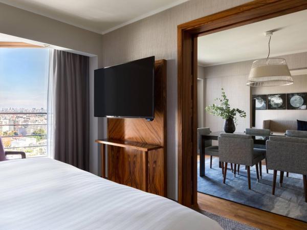 Paris Marriott Rive Gauche Hotel & Conference Center : photo 2 de la chambre suite champagne 1 chambre avec accès au salon exécutif