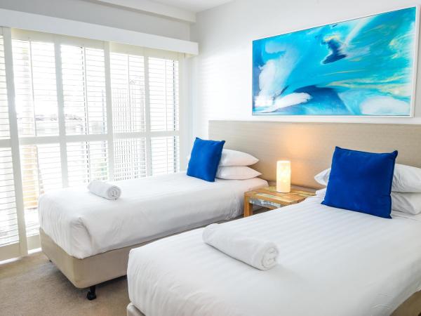 East On Byron : photo 10 de la chambre villa 2 chambres avec accès à une piscine