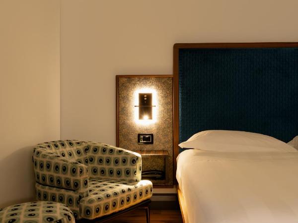 Lo Stemma Luxury Boutique Hotel : photo 3 de la chambre chambre lit king-size avec balcon