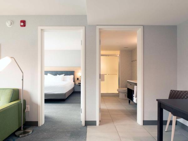 Home2 Suites By Hilton Quebec City : photo 5 de la chambre suite 1 chambre lit king-size