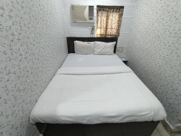 Hotel OVO Residency Near Masjid Bunder Railway Station : photo 4 de la chambre chambre double