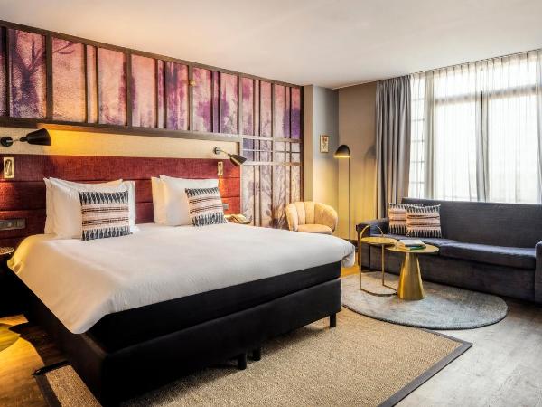 Hotel Indigo Brussels - City, an IHG Hotel : photo 8 de la chambre chambre lit king-size premium avec canapé