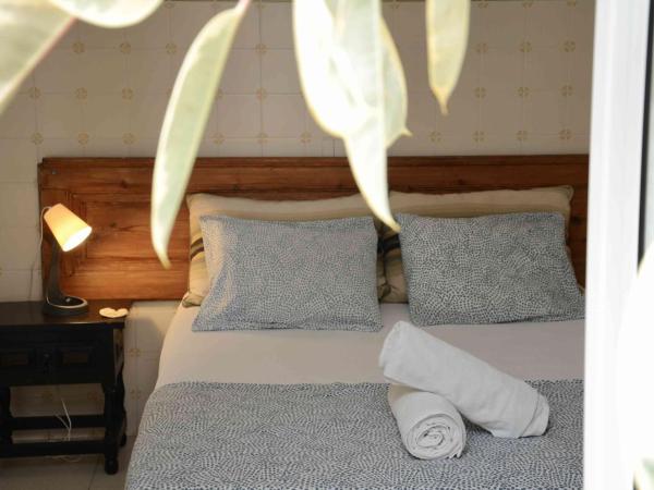 RIA Terrace : photo 3 de la chambre chambre double standard avec salle de bains commune