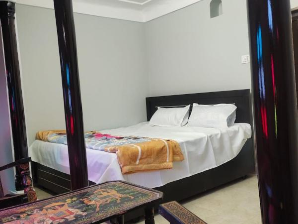 Pink City Backpackers : photo 6 de la chambre chambre double deluxe avec balcon
