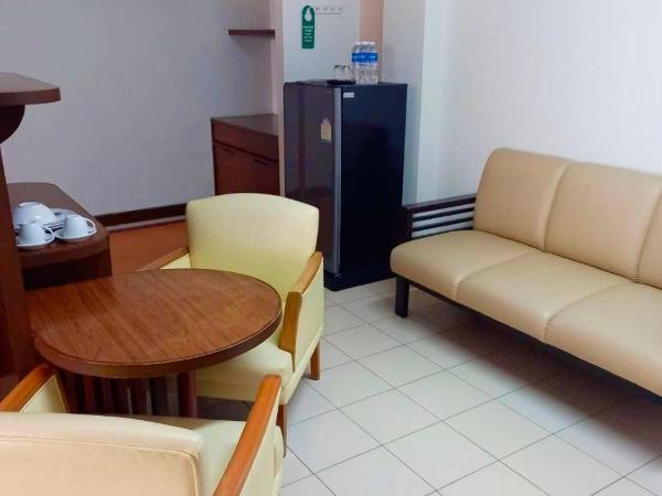 Mansion Sarasinee @ Chatuchak : photo 10 de la chambre chambre quadruple avec balcon