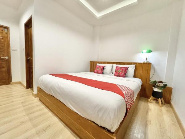 Ashi Hostel : photo 5 de la chambre chambre lit king-size supérieure