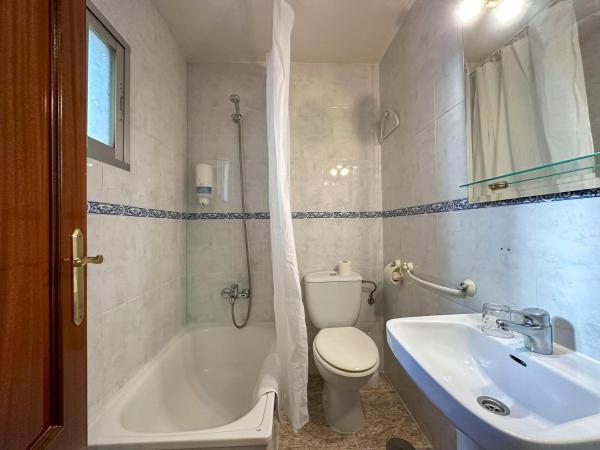 Pensión Recogidas : photo 6 de la chambre chambre double avec salle de bains privative