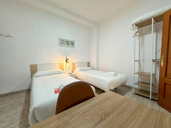 Pensión Recogidas : photo 1 de la chambre chambre lits jumeaux avec salle de bains privative