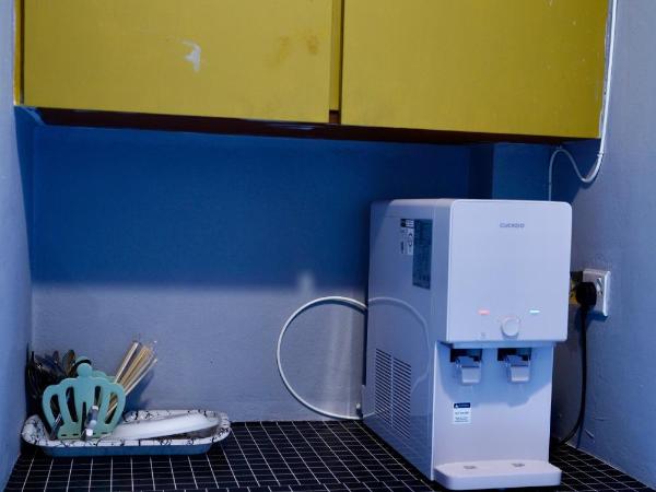 Swanling Kuching : photo 5 de la chambre chambre lit queen-size avec salle de bains commune