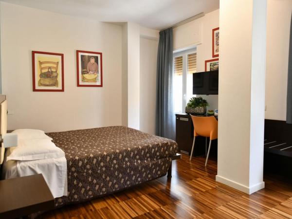 B&B Donna Eleonora : photo 6 de la chambre chambre familiale