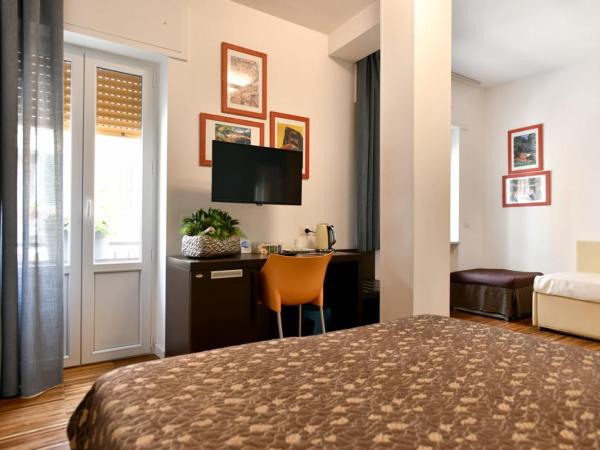 B&B Donna Eleonora : photo 7 de la chambre chambre familiale