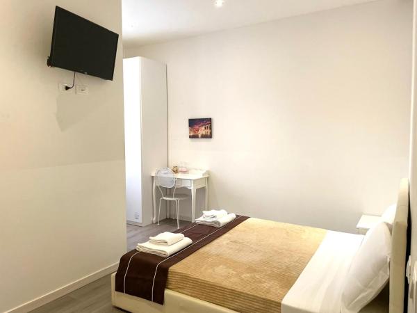 Confortini Rooms SUNDAY : photo 3 de la chambre chambre double standard