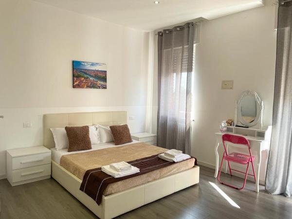 Confortini Rooms SUNDAY : photo 3 de la chambre chambre triple avec balcon