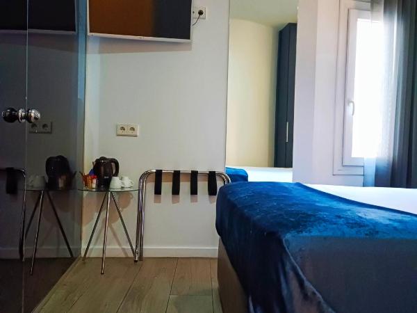 Hotel El Siglo : photo 9 de la chambre petite chambre double