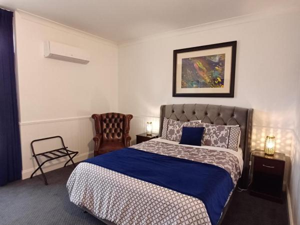 Art Hotel on York : photo 1 de la chambre chambre lit queen-size avec cour