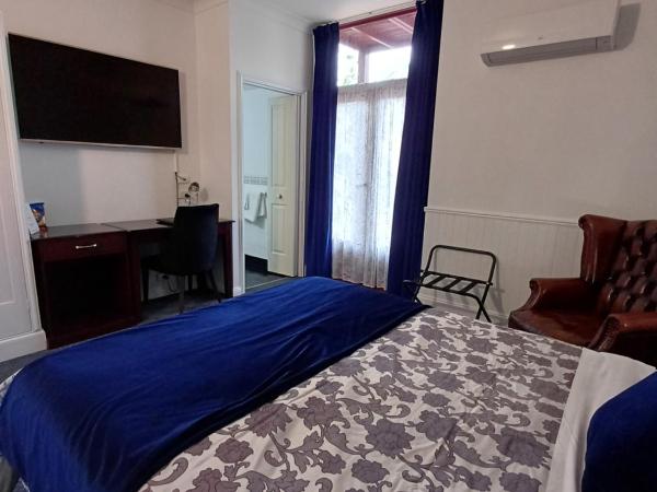 Art Hotel on York : photo 2 de la chambre chambre lit queen-size avec cour