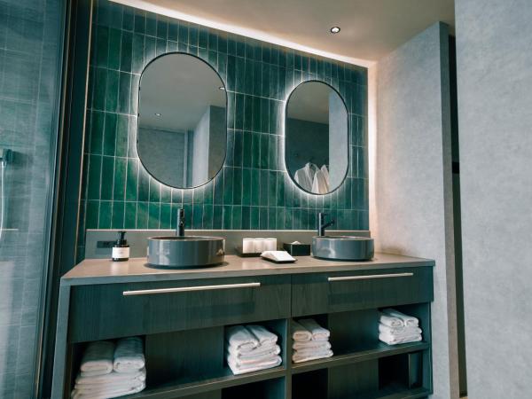 FAV LUX Nagasaki : photo 4 de la chambre suite deluxe avec baignoire spa