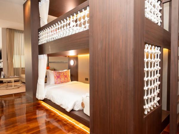 The Rock Hua Hin Beachfront Spa Resort : photo 4 de la chambre grand family premier pool suite
