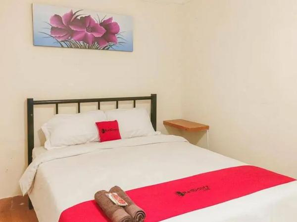 RedDoorz Syariah at Prapen Jaya Surabaya : photo 2 de la chambre chambre double standard