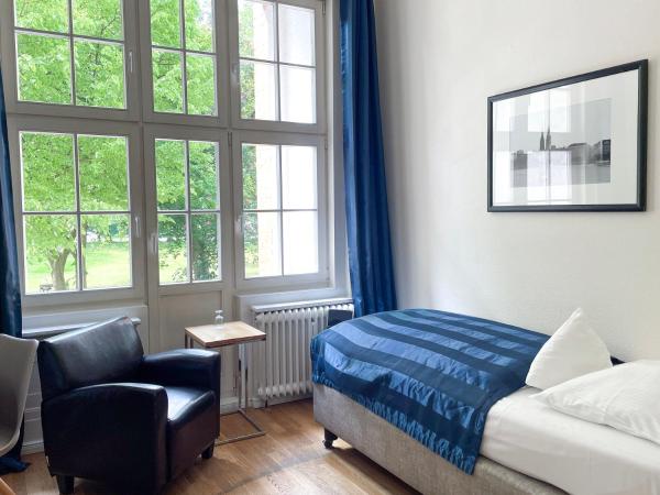 Hotel Wagner im Dammtorpalais : photo 3 de la chambre chambre simple