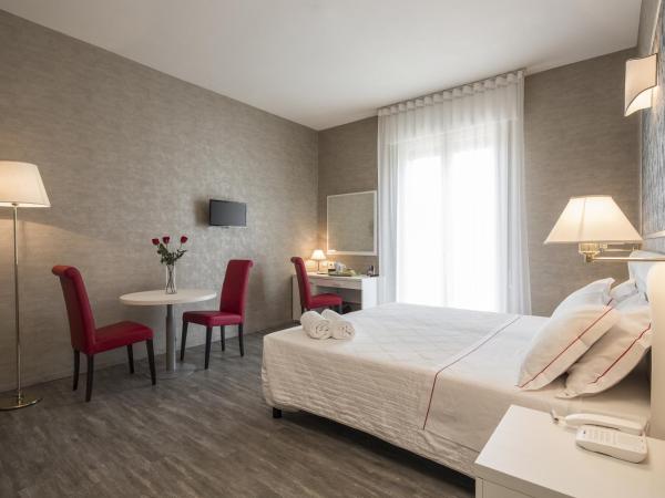 Nuovo Hotel Del Porto : photo 2 de la chambre chambre double ou lits jumeaux supérieure