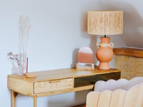 MAISON CISTUS - Maison d'hôtes de charme - Suites et gîte avec terrasses privées - Proche de Sarlat, au coeur de la Nature : photo 6 de la chambre chambre double ou lits jumeaux supérieure avec terrasse