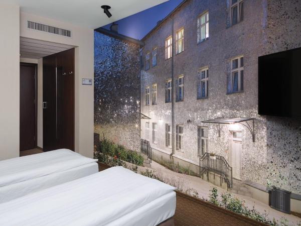 Iness Hotel : photo 3 de la chambre chambre lits jumeaux spacieuse