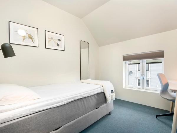 Central Guest House - Bedroom with en suite Bathroom : photo 2 de la chambre chambre simple avec salle de bains privative