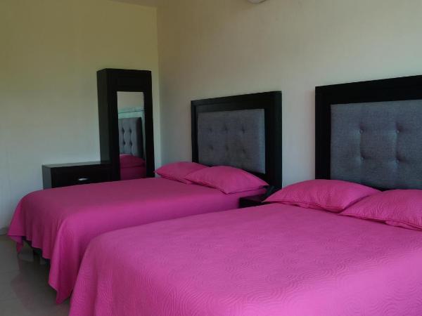 Hotel Mar Caribe Puerto Vallarta : photo 2 de la chambre chambre double supérieure avec deux lits doubles