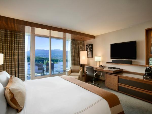 Fairmont Pacific Rim : photo 4 de la chambre hébergement lit king-size fairmont gold harbour avec bain à remous - non-fumeurs