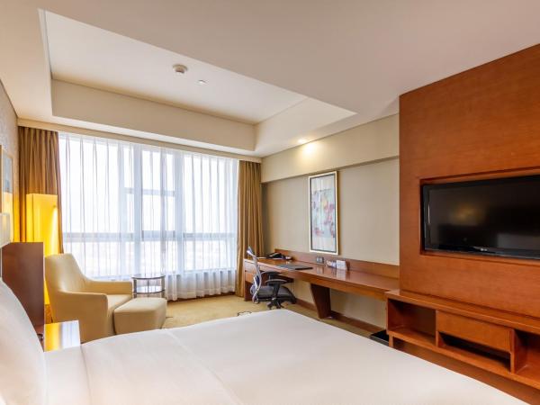 DoubleTree by Hilton Shenyang : photo 4 de la chambre chambre lit king-size pour personnes à mobilité réduite